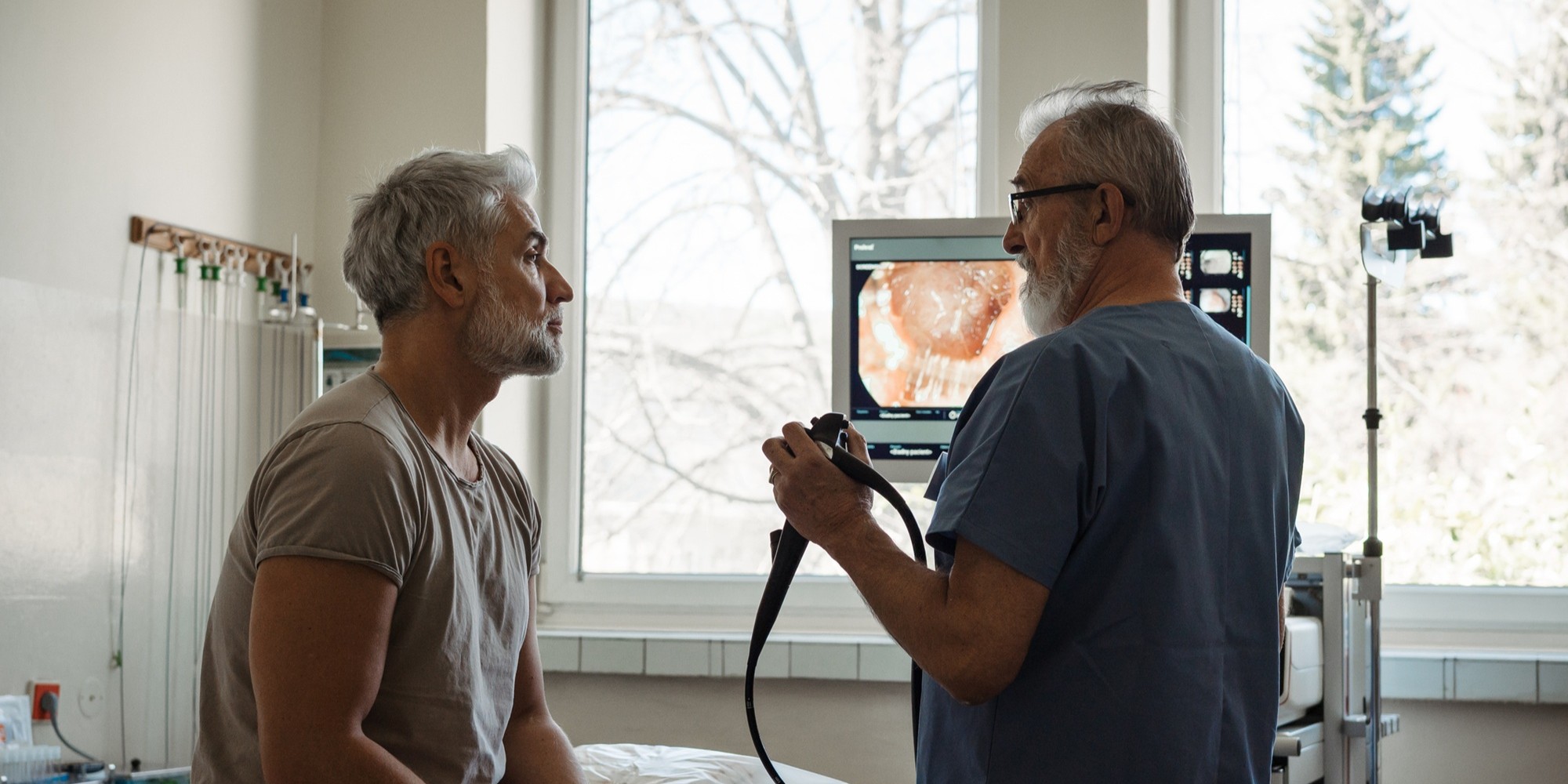CareOregon member discussing screening results with doctor